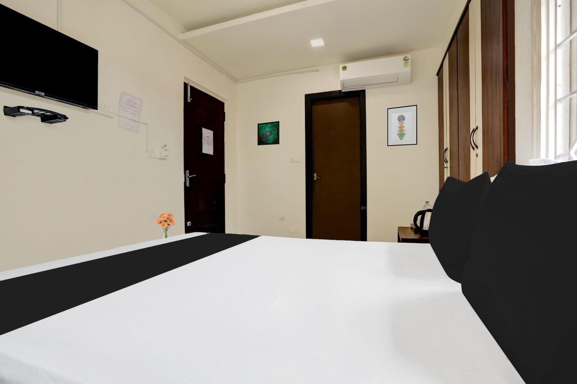 Super Hotel O Ashok Nagar Near Jntu College Kākināda 外观 照片