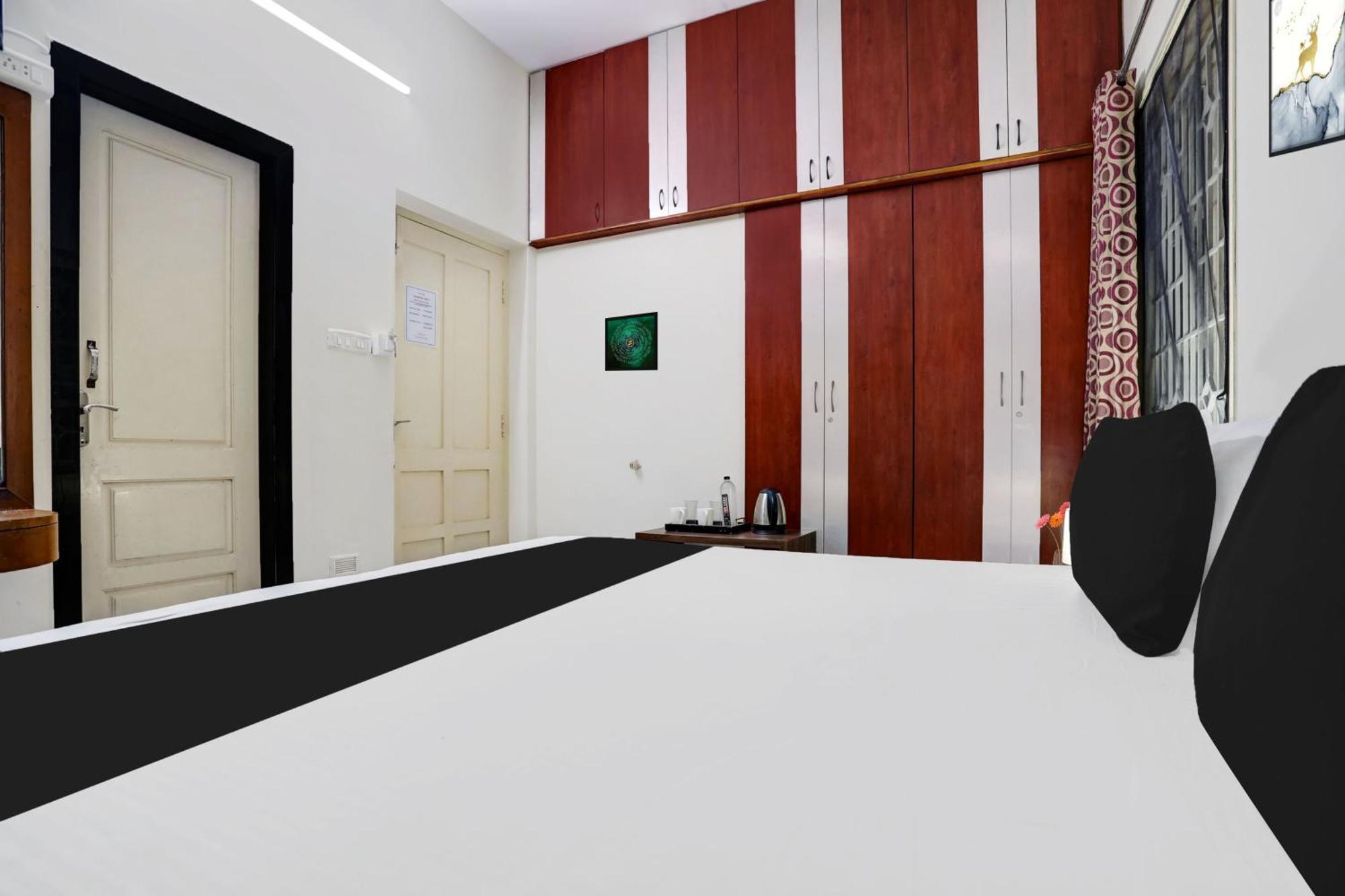 Super Hotel O Ashok Nagar Near Jntu College Kākināda 外观 照片
