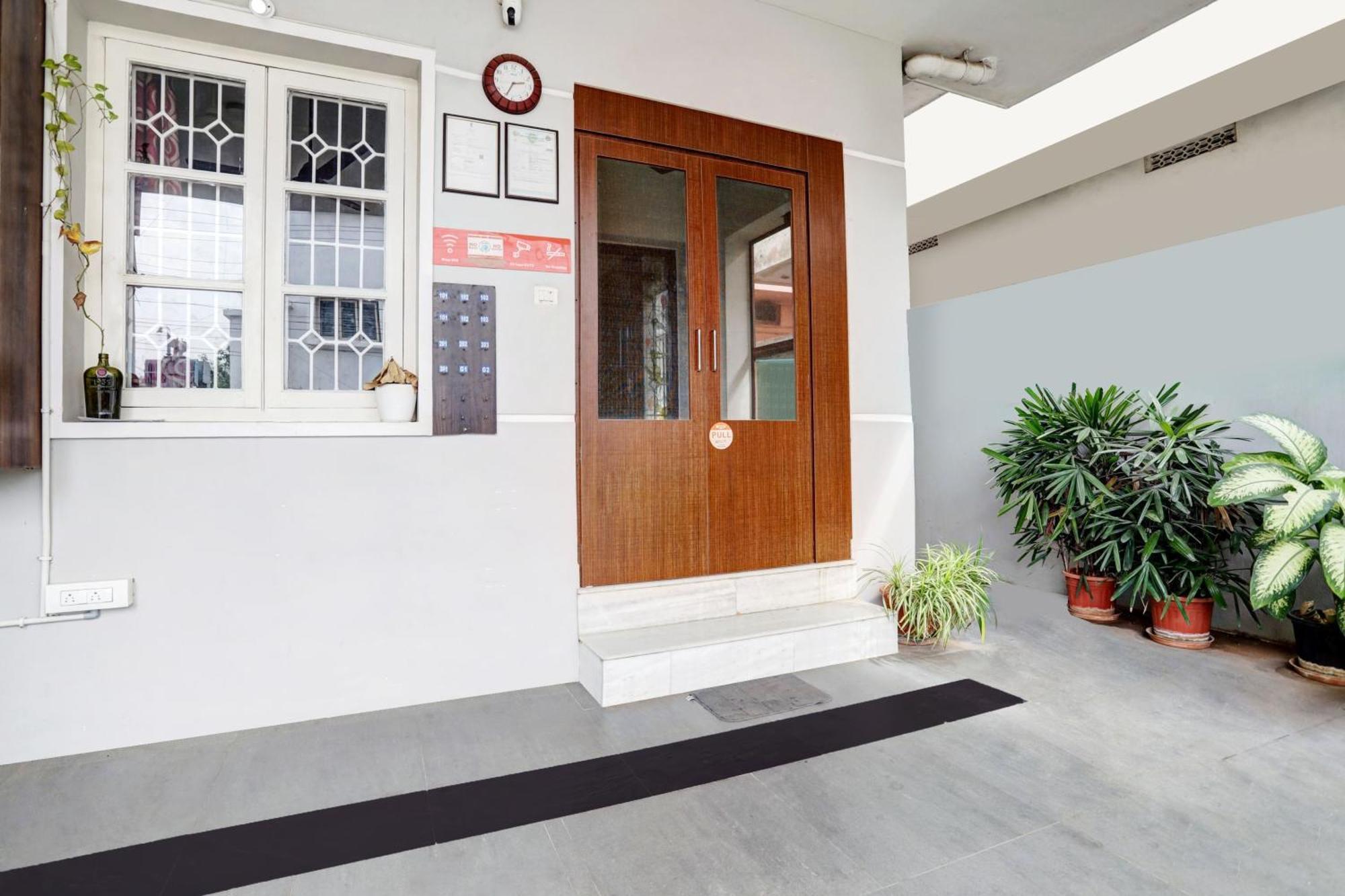 Super Hotel O Ashok Nagar Near Jntu College Kākināda 外观 照片
